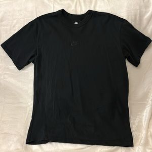Heavyweight 100% cotton shirt with a crisp, thick but soft feel.